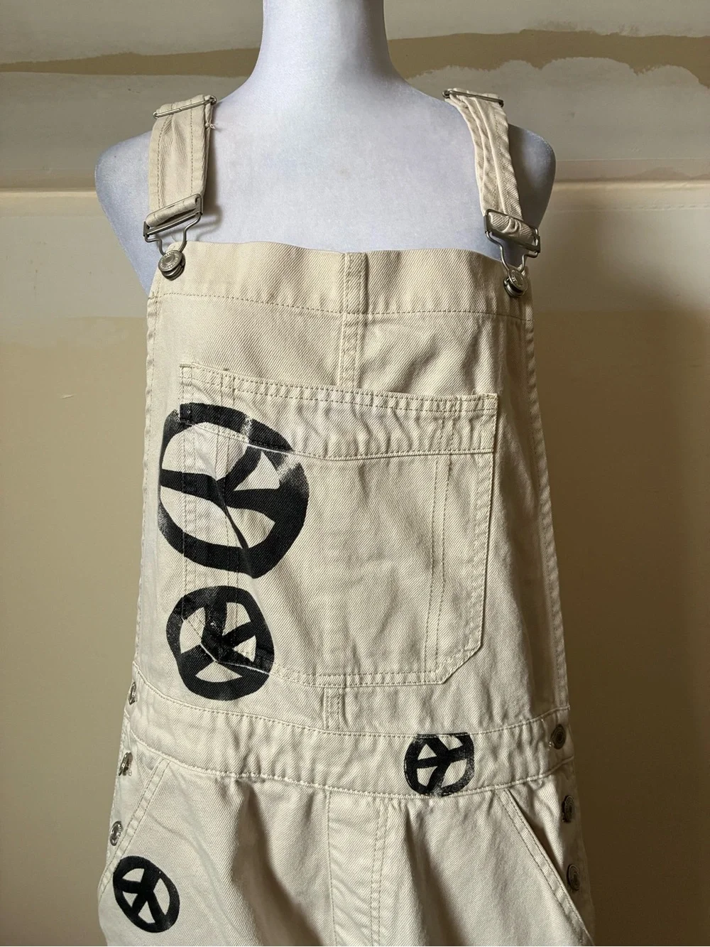 Free People Cream Peace Sign Boho Wide Leg Utility Jumpsuit Overalls size Medium